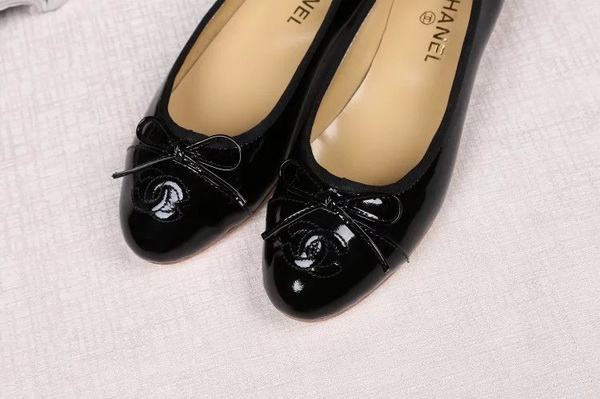 CHANEL Shallow mouth flat shoes Women--105